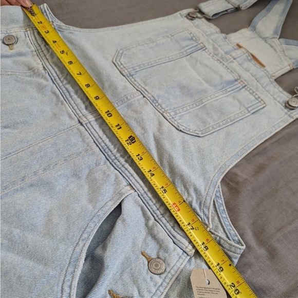 Levi's Loose Fit Overalls Jumpsuit Light Wash - Picture 7 of 9